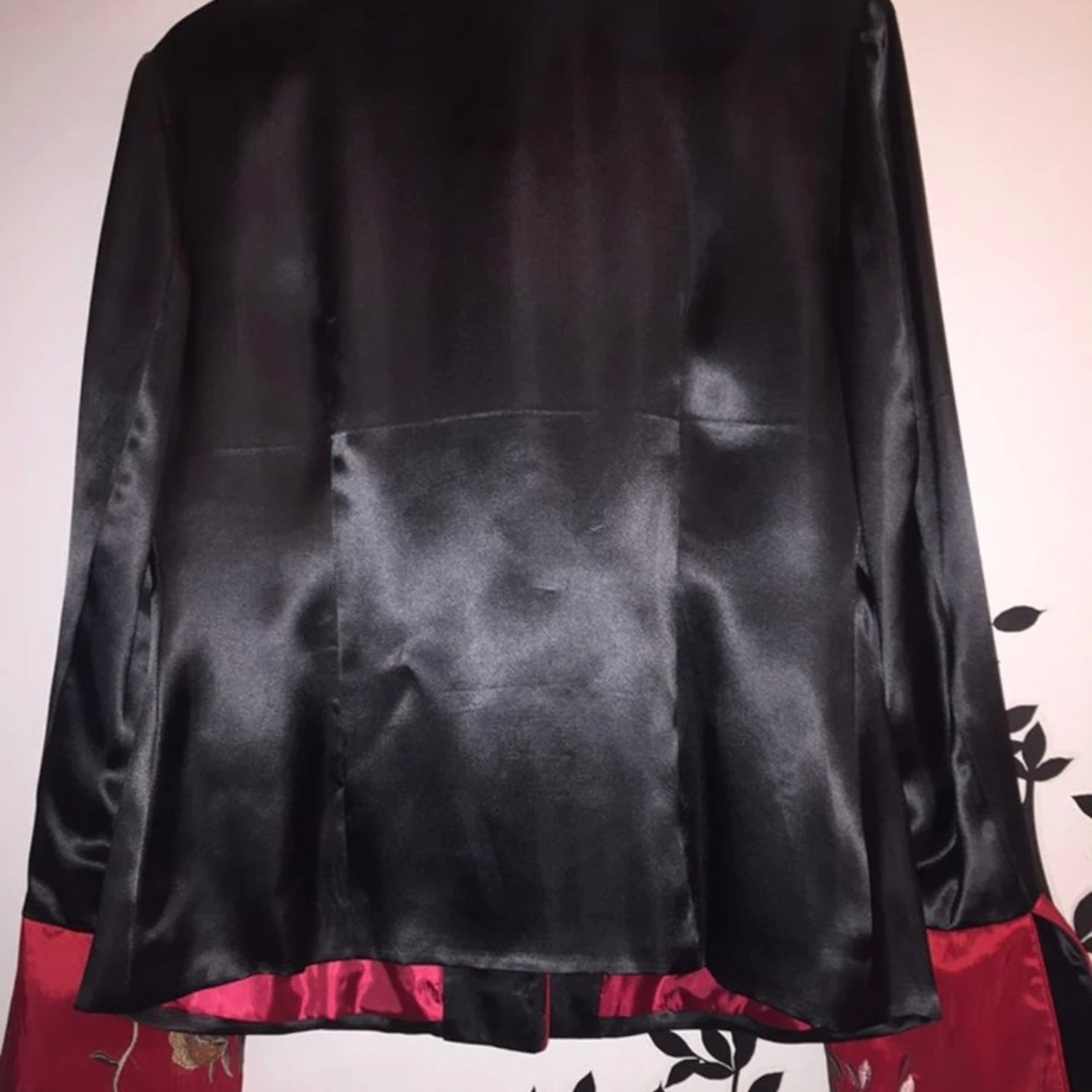 Gorgeous Jane Knot & Loop Button Top - image 2